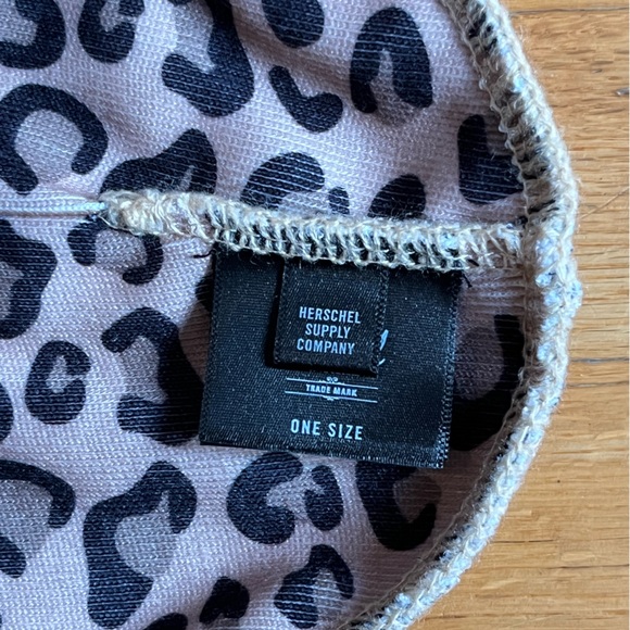 Herschel Baby Beanie 0-6M - Picture 5 of 7